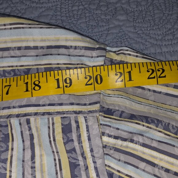 TOMMY BAHAMA MENS SIZE L BLUE, YELLOW AND WHITE JAQUARD PRINT LONG SLEEVE SHIRT. - Picture 11 of 14